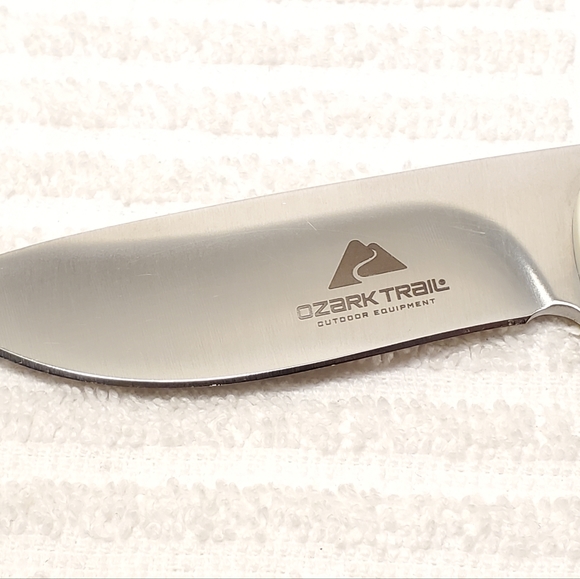 Ozark Trail One Stainless Steel Blade Knife Black White Bone Handle Metal Case - Picture 2 of 10